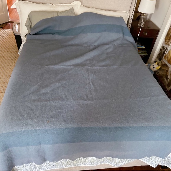 Vintage Hudson’ Bay Point Trapper Blanket Blue Striped 100% Wool - Picture 2 of 9